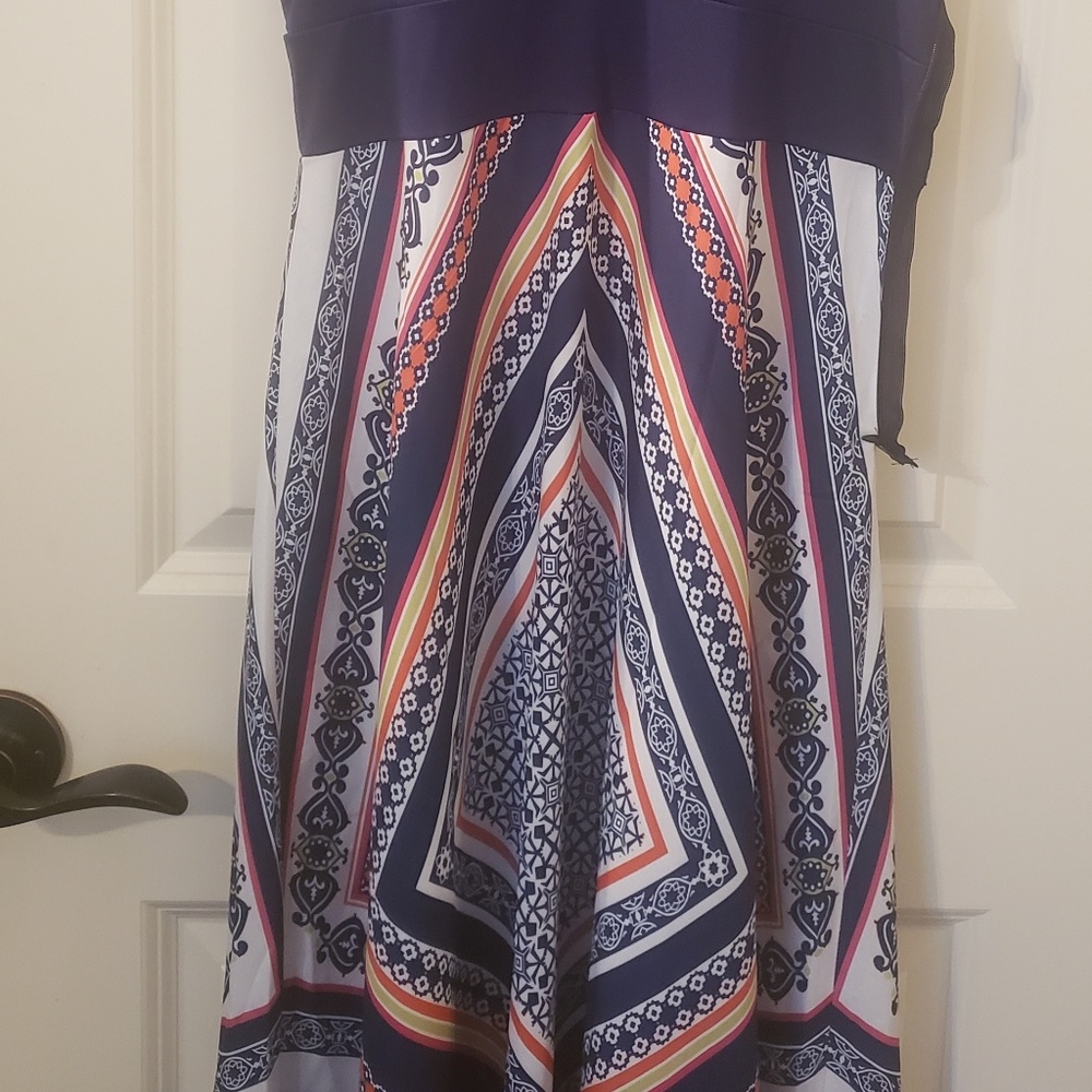 Dress - Picture 5 of 5
